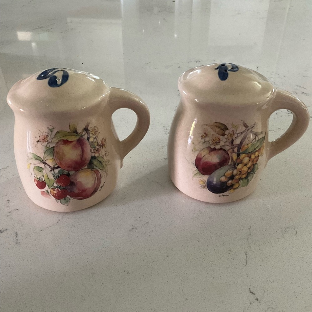 Signed Casey Pottery Marshall, TX USA Salt & Pepper Shakers w/Fruit,Great Shape